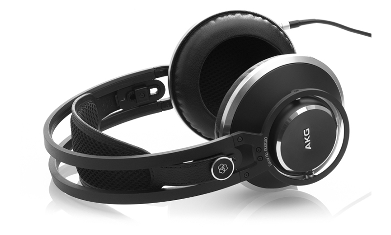 AKG K872